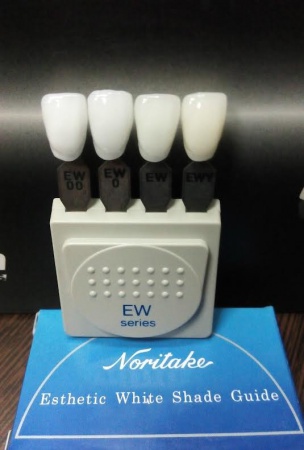 Шкала (расцветка) супер-белых оттенков ESTHETIC WHITE SHADE GUIDE